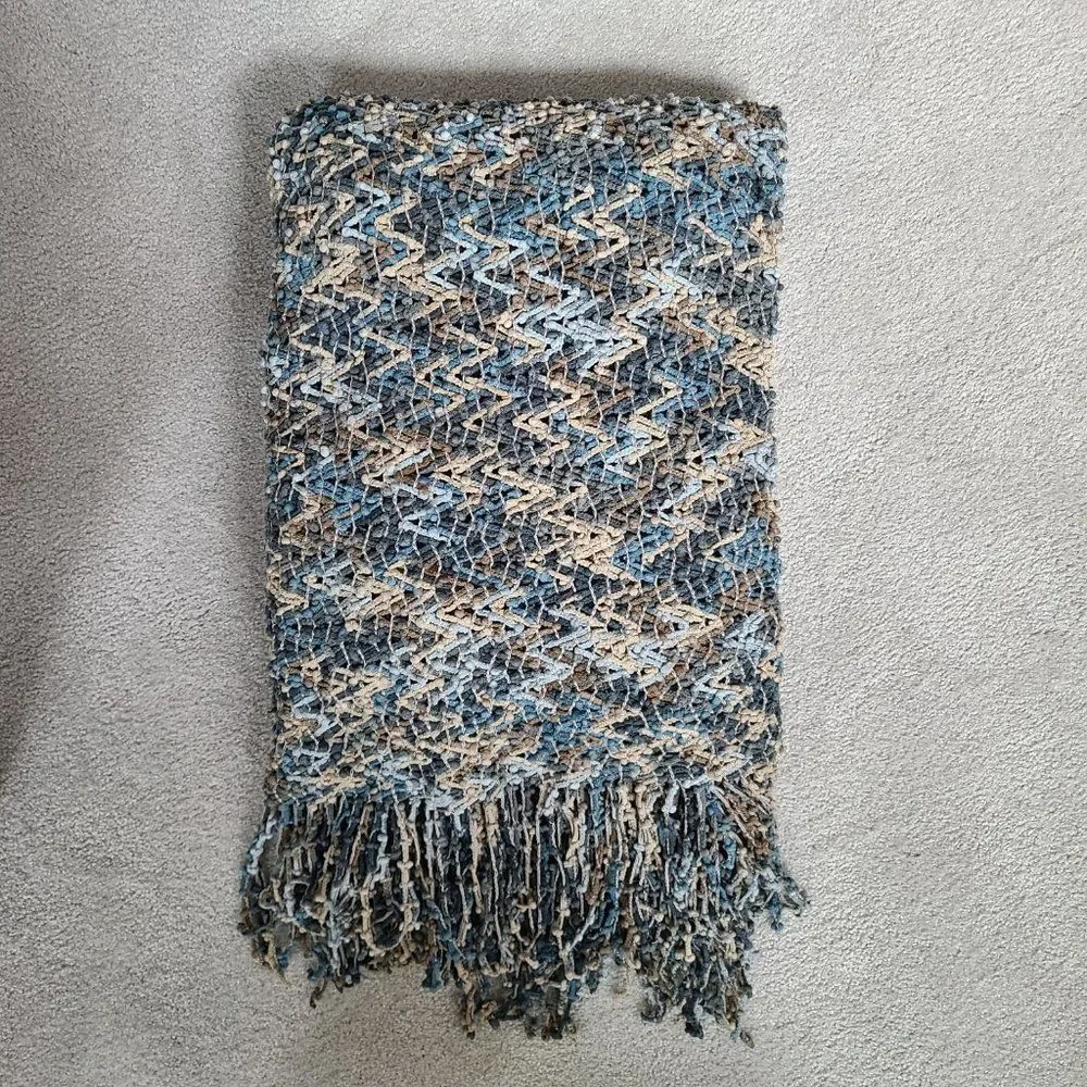 Chenille Woven Knit Open Weave Throw Blanket Chevron Pattern With Fringe Ocean